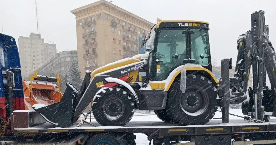 Екскаватор-навантажувач MECALAC TLB 890 SM передали Липецькій сільській військовій адміністрації за підтримки Харківської обласної військової адміністрації. Техніка потрібна для організації роботи комунального підприємства та ліквідації наслідків, спричинених збройною агресією російської федерації.