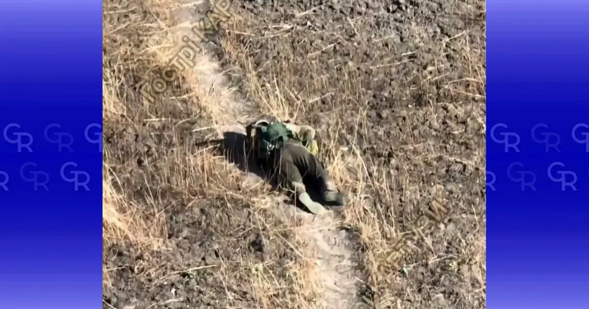 Скриншот з відео 16 хороших росіян на 200 метрів: дорогу російської смерті на Липеччині показали «Гострі Картузи» на порталі Gromada Group