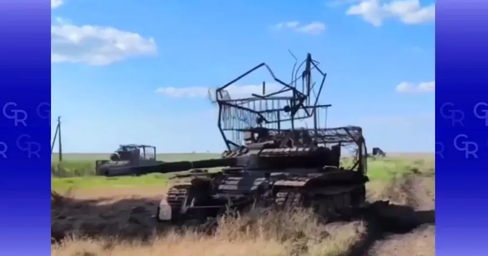 Скриншот з відео «Разбитая техника, не доехала»: окупант показав цвинтар спаленої російської техніки у Липецькій громаді на порталі Gromada Group