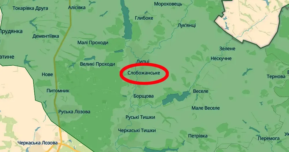 Скриншот карти https://deepstatemap.live У Слобожанському двома КАБами пошкоджено недіючий склад на порталі Gromada Group
