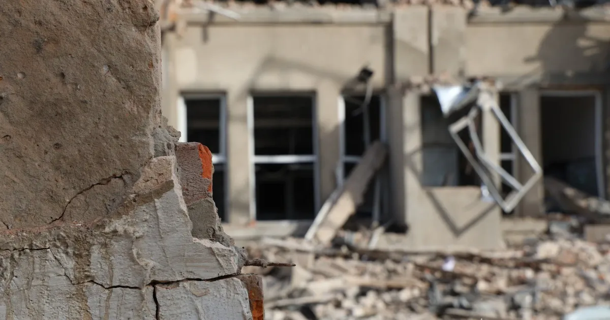 Фото ілюстративне, джерело: Національна поліція України Ворог вдарив по Липцях ФАБ минулої доби на порталі Gromada Group