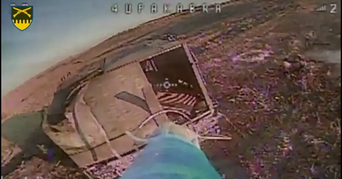 Скриншот з відео Спалили три ворожі панцерники під Липцями: штурм окупантів відбили «сірківці» на нашому напрямку на порталі Gromada Group