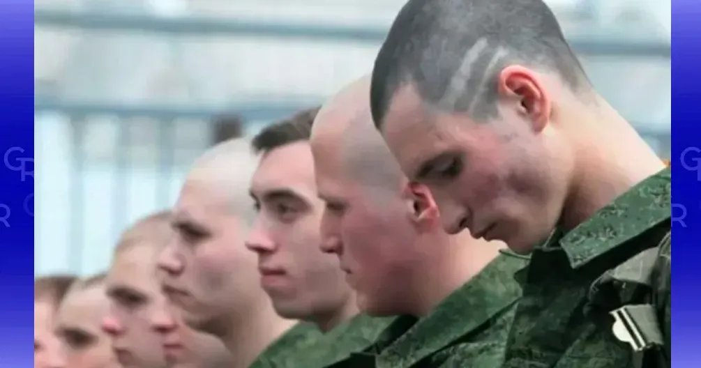 російські строковики / фото російських ЗМІ В районі Глибокого ворог поповнює втрати піхоти танкістами на порталі Gromada Group