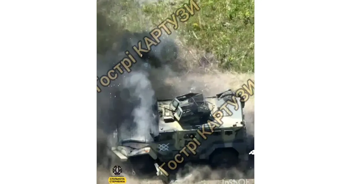 Скриншот з відео «На одну бляшанку більше»: бронеавтомобіль «Спартак» знищили «Гострі картузи» на дорозі смерті російських окупантів на порталі Gromada Group
