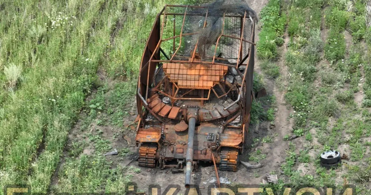 Фото: Гострі картузи До Глибокого ця рашистська «черепаха» не доповзла на порталі Gromada Group