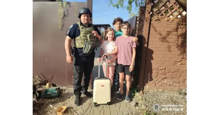Фото: Національна поліція України 30 з 60: половина евакуйованих останнім часом дітей на Харківщині — з Липецької гомади на порталі Gromada Group