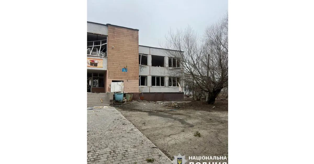 Фото Слобожанського ліцею після обстрілу 16 березня 2024 року, джерело: Національна поліція України Зруйнований Слобожанський ліцей у Липцях на грані критичного стану — Слабченко на порталі Gromada Group