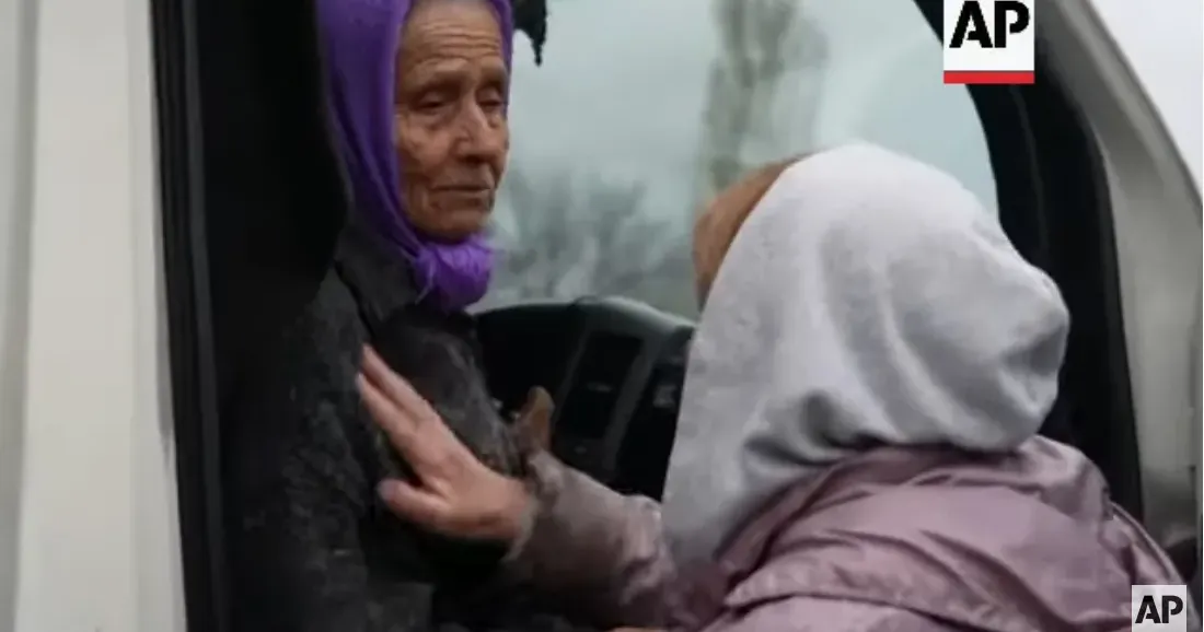 Скриншот з відео Associated Press Евакуація з Лук'янців у відеосюжеті Associated Press на порталі Gromada Group