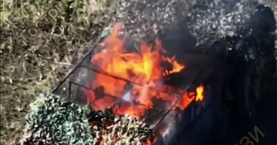 Скриншот з відео У «колоні смерті» на Липецькому відтинку: дронарі спалили ворожу машину зв’язку ворога на порталі Gromada Group