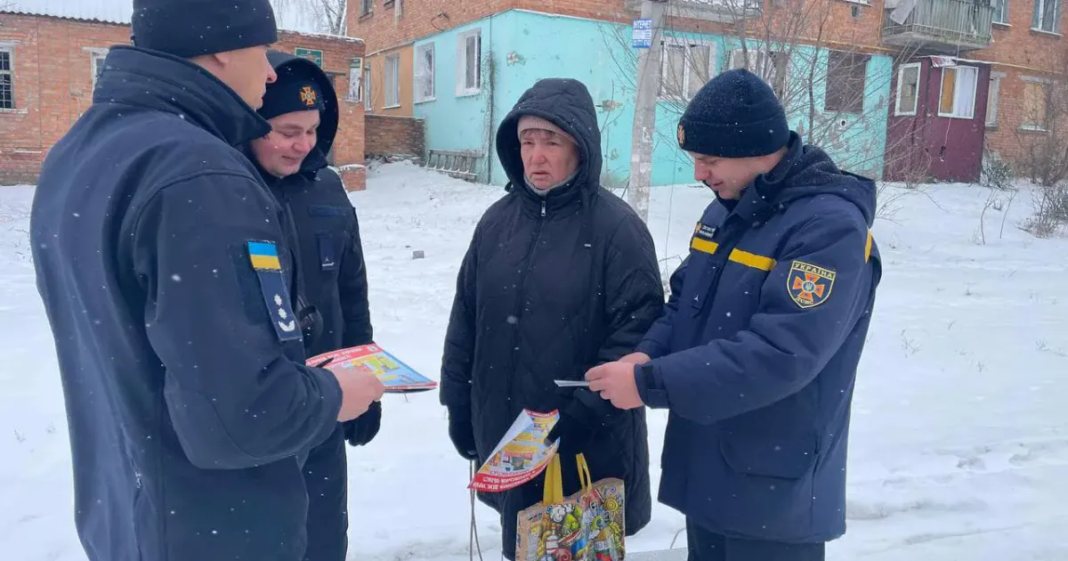 Фото: Харківське районне управління ГУ ДСНС України у Харківській області Бесіди з мешканцями Липецької громади провели надзвичайники (фото) на порталі Gromada Group