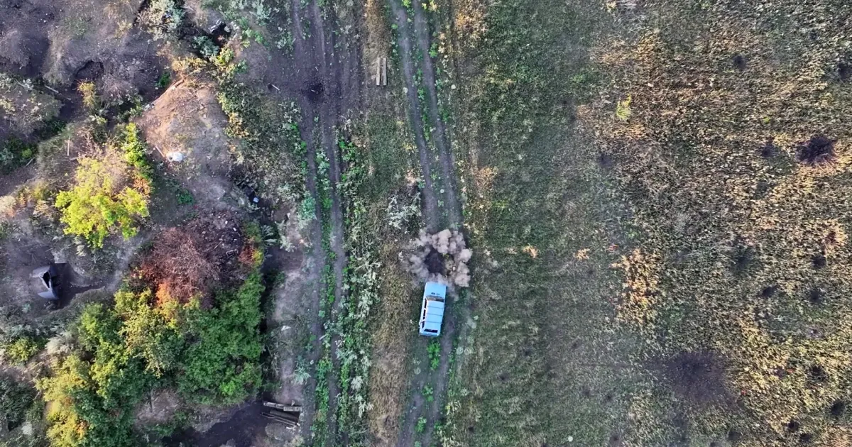 Скриншот з відео На рідній Харківщині орків по-снайперськи нищать бомбери 22-го окремого мотопіхотного батальйону на порталі Gromada Group