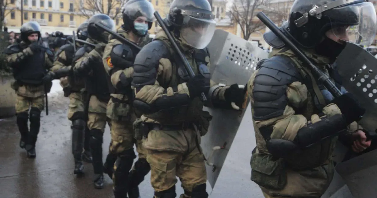 Карательні підрозділи російських загарбників з так званої Росгвардії встановлюють окупаційні порядки у понад десяти захоплених російською загарбницькою армією населених пунктах Харківщини.