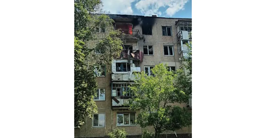 П’ятиповерхівка у Стрілечій після обстрілу з російського танка (7 червня 2023 року) На сьогодні на перший план у житті Липецької громади виходить питання по зруйнованому та пошкодженому майну, насамперед по житлових будинках. Над цим працюють дві комісії Липецької сільської ради.