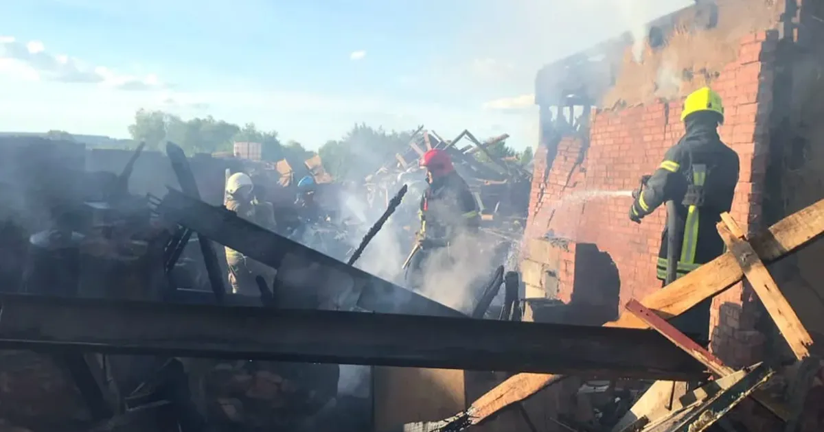 Фото: ГУ ДСНС України у Харківській області Авіаудар ворога по Циркунах спричинив пожежі і масштабні руйнування (фото) на порталі Gromada Group