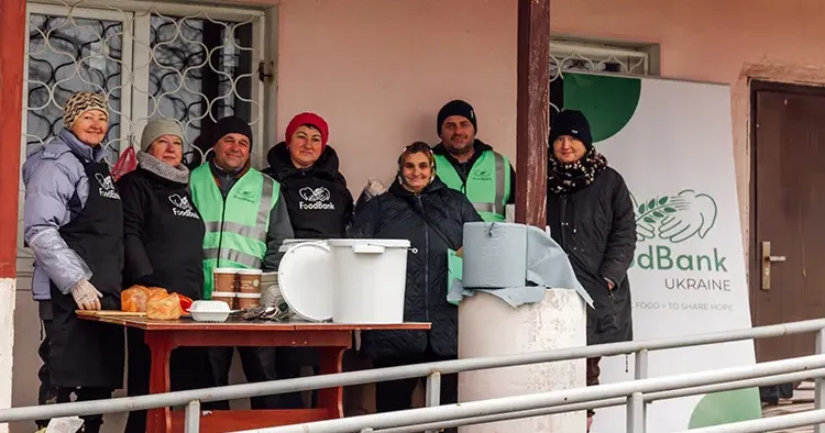 Про допомогу продуктовими наборами мешканцям села Борщова Липецької громади розповіли у Благодійній організації «ПАРАЛЕЛЬНІ СВІТИ».